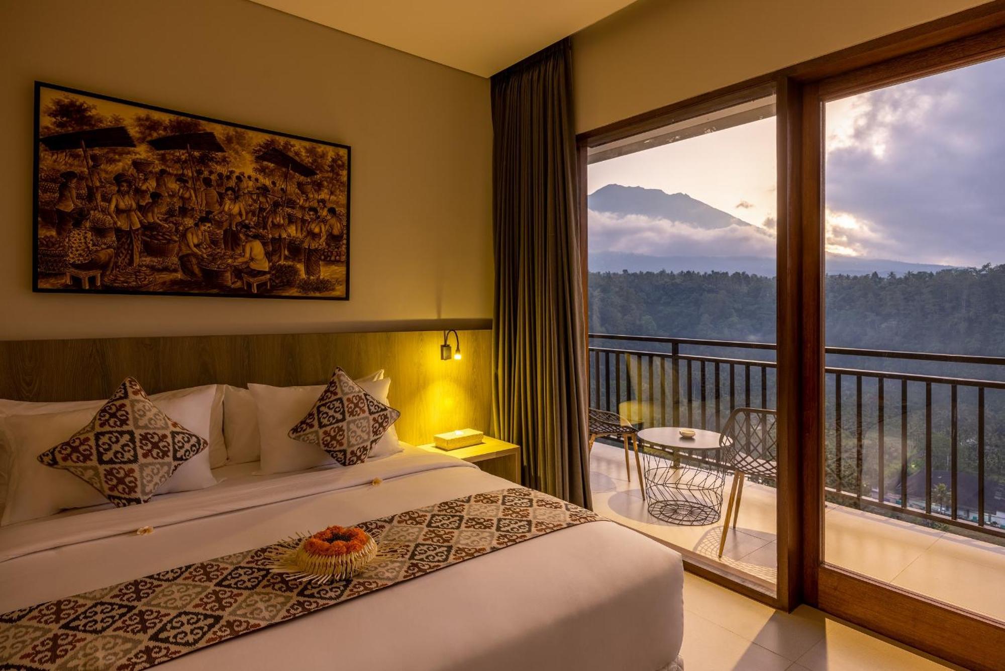 Tapa Agung View Hotel Menanga Exterior photo